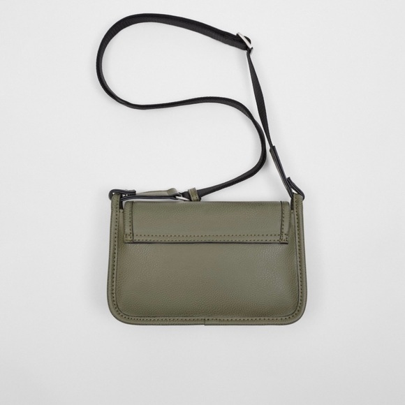 Beautiful Olive Colored Man Cross Body Bag To Take Your Casual Look Even Higher. - Picture 4 of 5